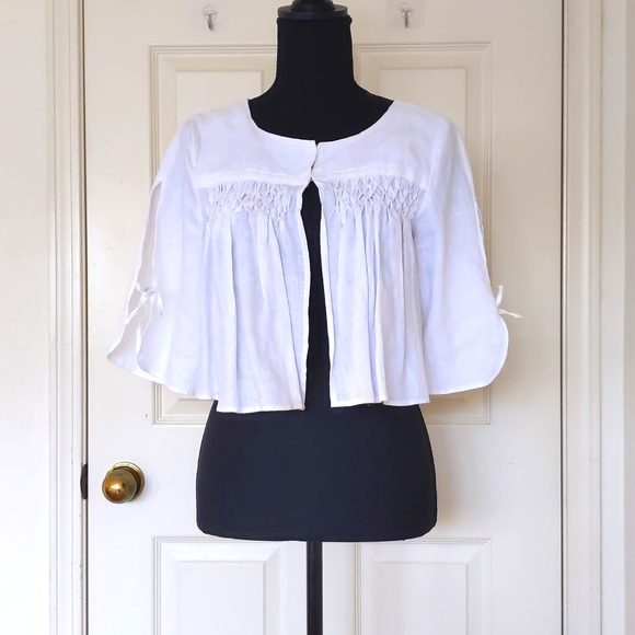 GRACEFUL IMPRESSION WOVEN TOP